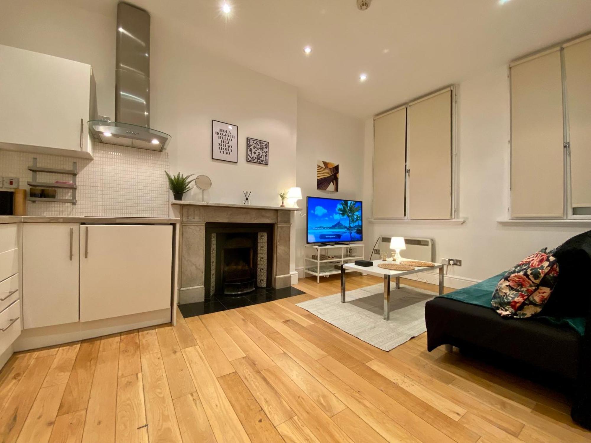 One-bed Flat In The Heart Of London, Bank Payment Required To The Host Up To 12h After You Have Made A Reservation London