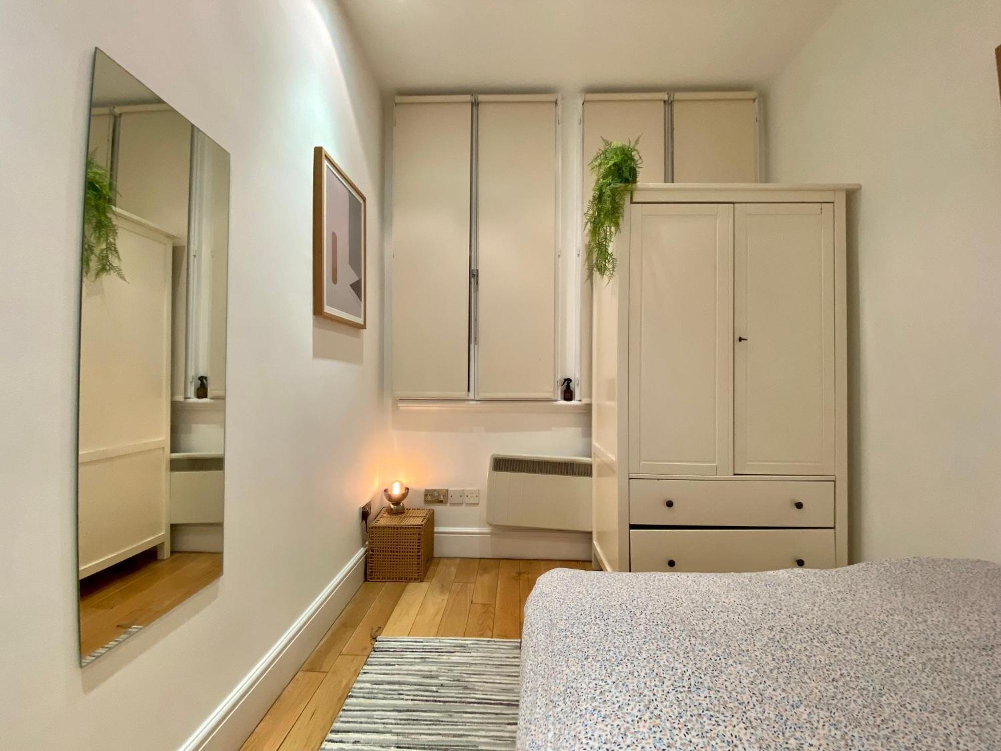 Apartment One-bed Flat In The Heart Of London, Bank Payment Required To The Host Up To 12h After You Have Made A Reservation