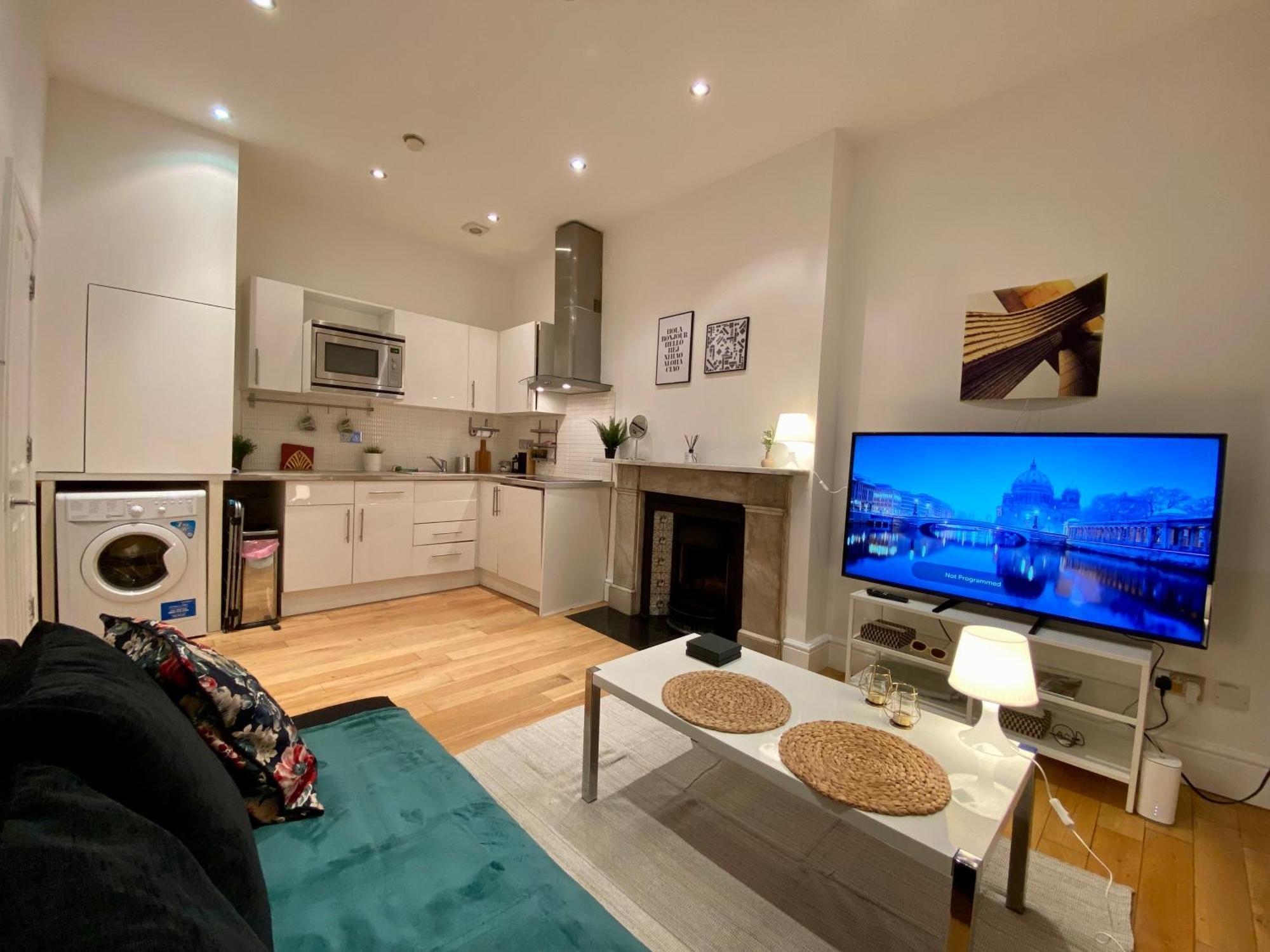 Apartment One-bed Flat In The Heart Of London, Bank Payment Required To The Host Up To 12h After You Have Made A Reservation *