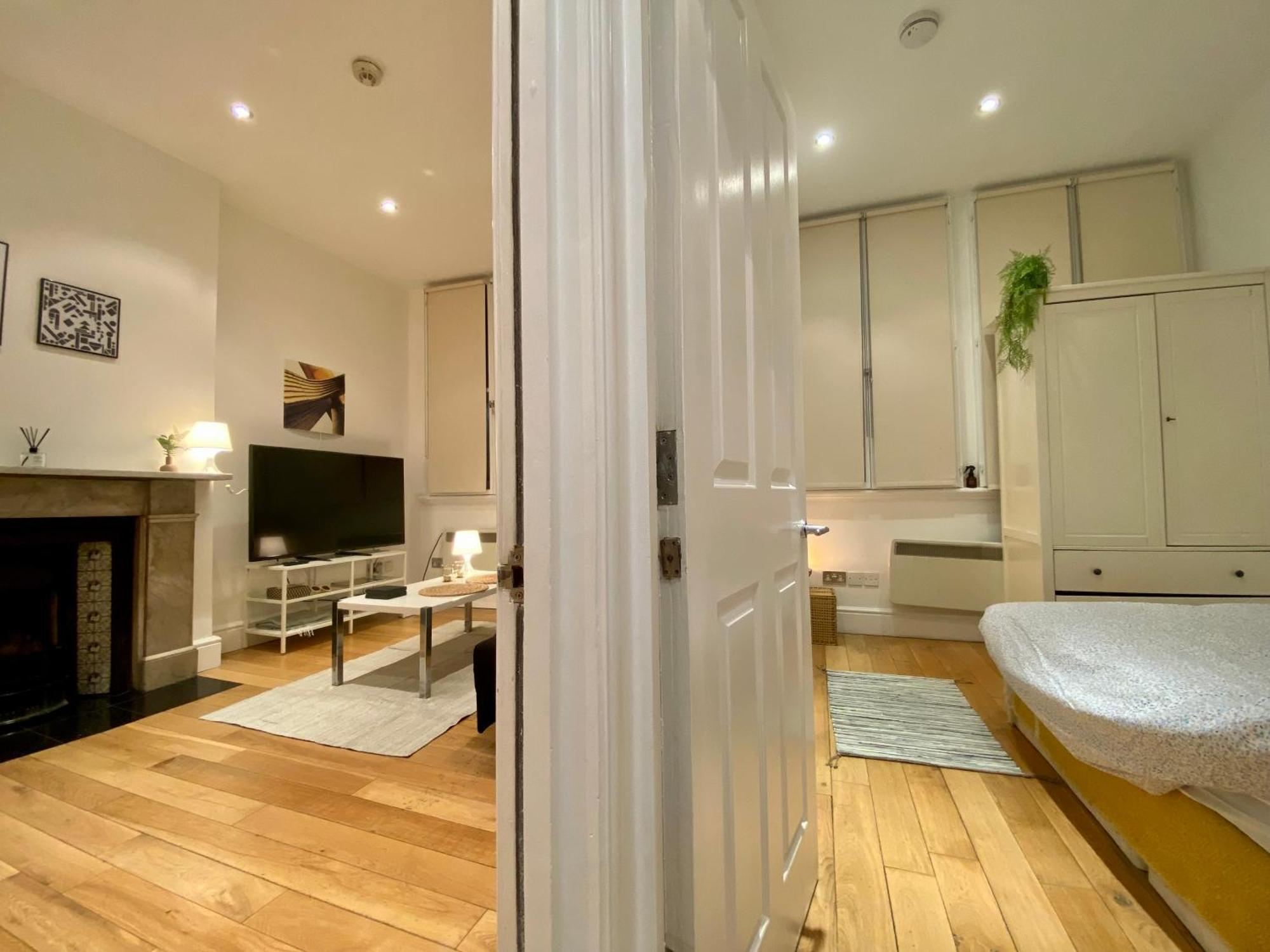One-bed Flat In The Heart Of London, Bank Payment Required To The Host Up To 12h After You Have Made A Reservation Apartment London